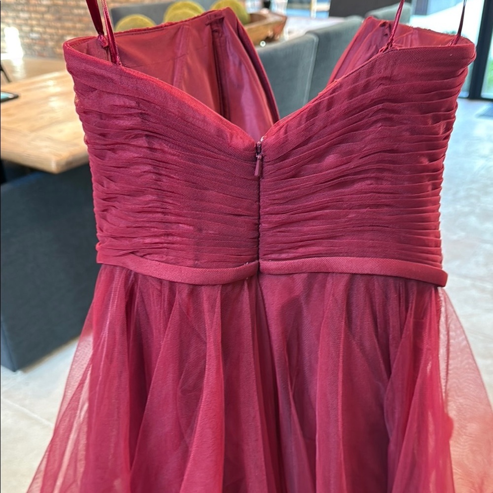 Elegant Burgundy Evening Gown - Picture 4 of 4